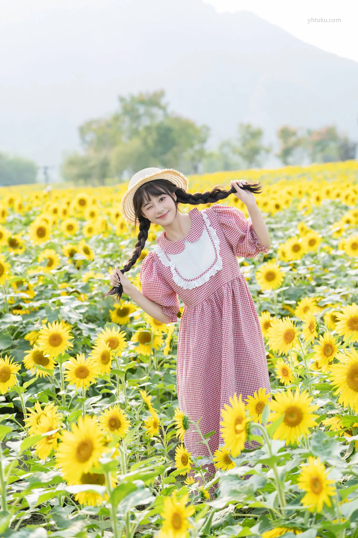 YiTuYu艺图语 (31P) 夏芋小年 No.8288 P.2