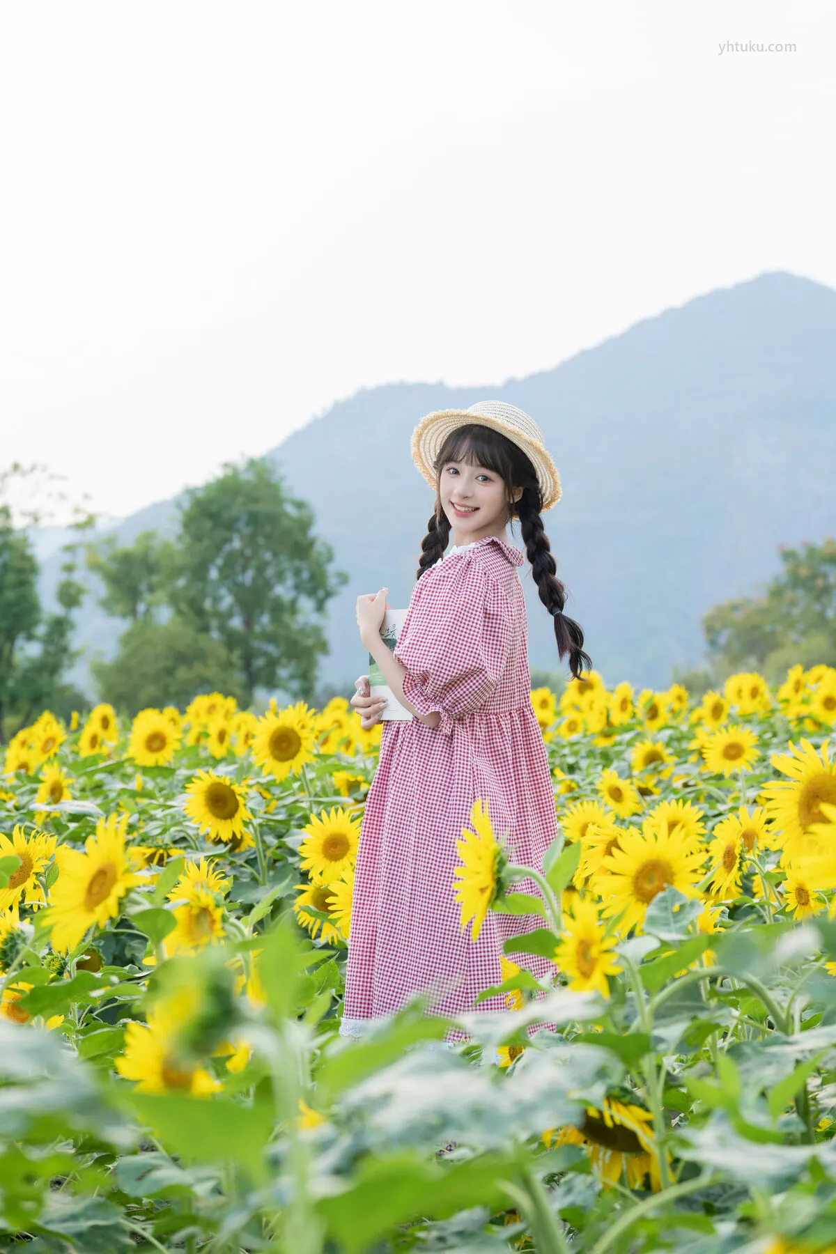 (31P) YiTuYu艺图语 夏芋小年 No.8288 P.1