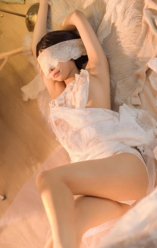 邻家小姐姐日落温馨时刻闺房半真空等你来 P.5