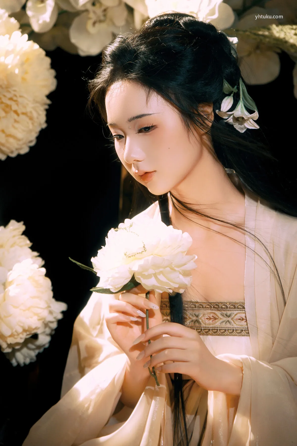 人贵雨儿 YiTuYu艺图语 No.8284 (22P) P.3