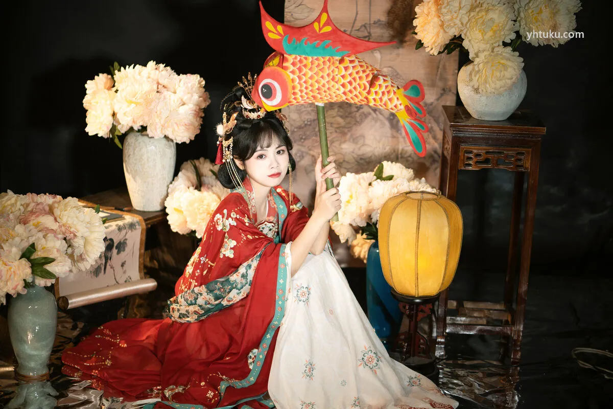 是吖 YiTuYu艺图语 No.8283 (22P) P.1