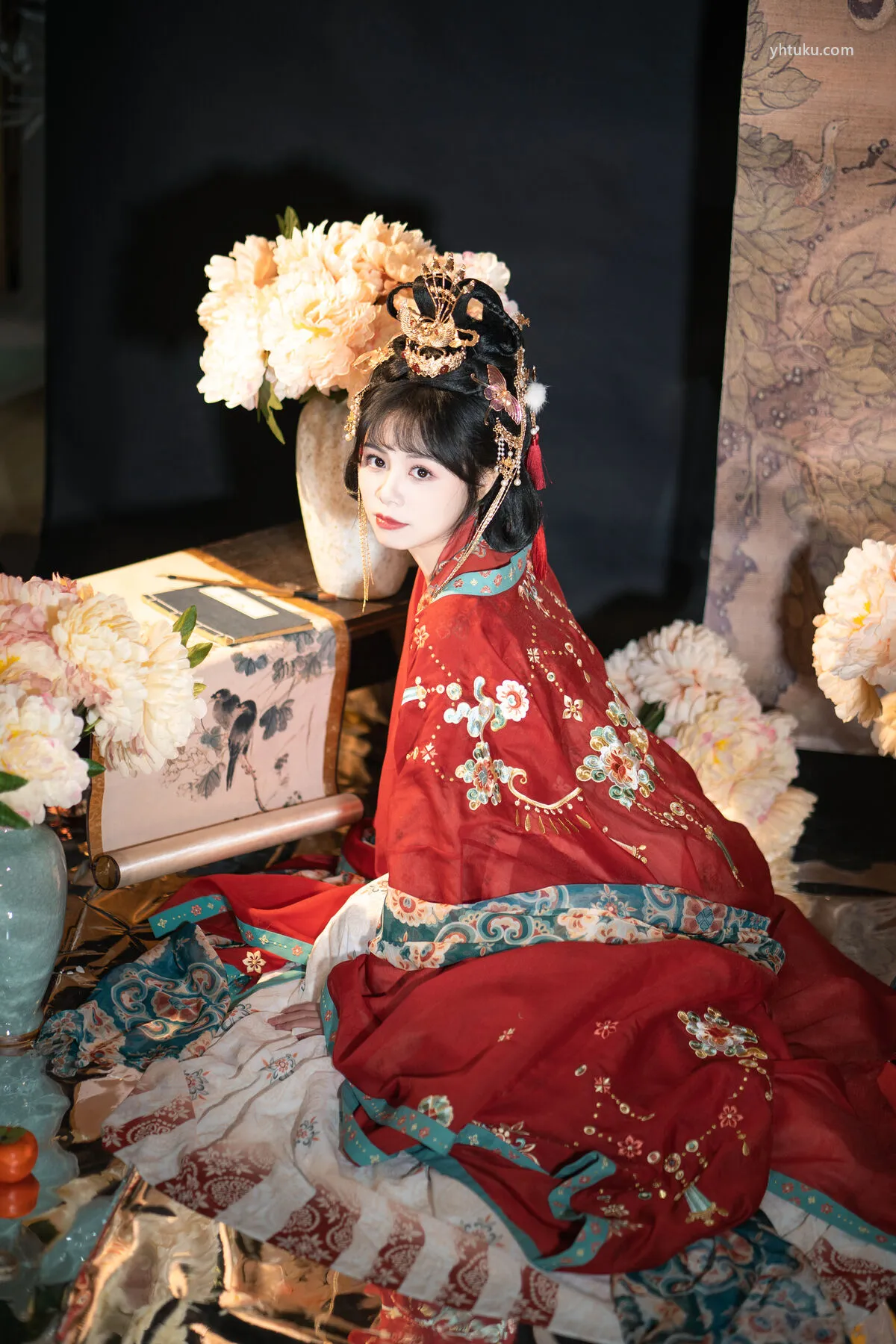 是吖 YiTuYu艺图语 No.8283 (22P) P.1