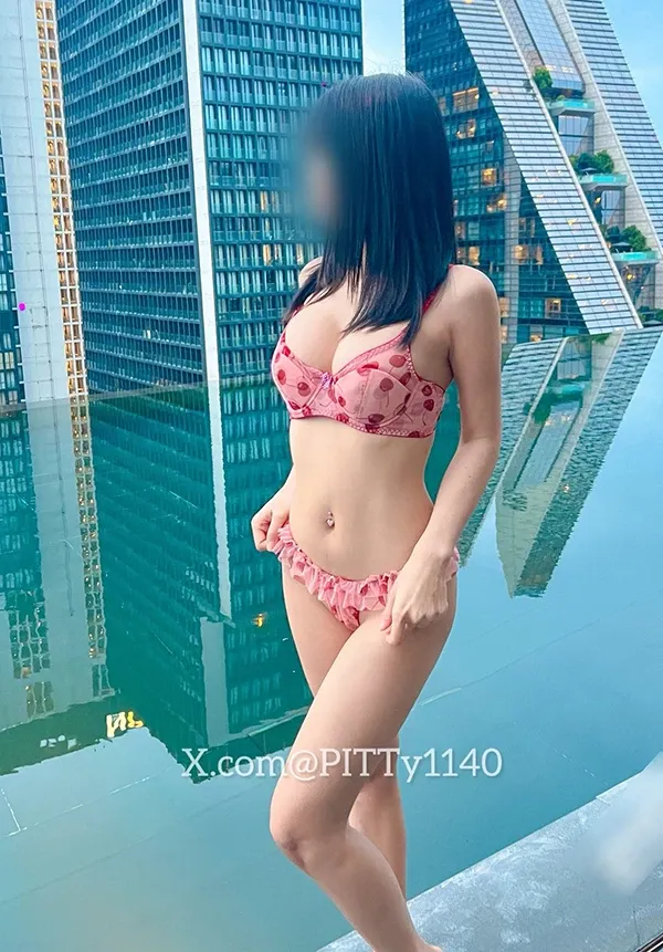 全集修正 风衣下的丰满胴体Yuna乳夹小内内天台尺度福利 P.20