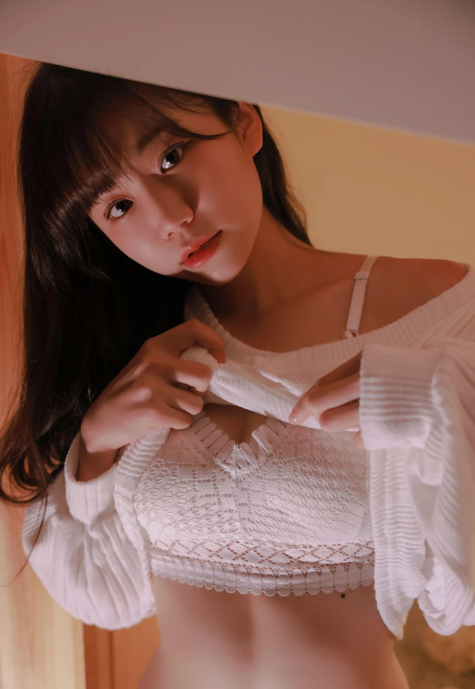 Thru 【SWEETBOX】 YUI Thru No.49 P.10
