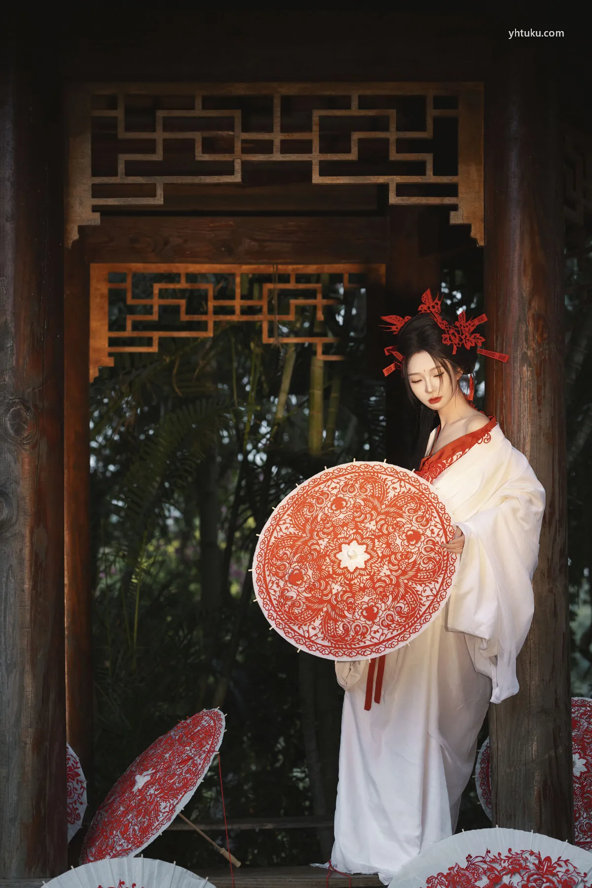 失眠面包蟹 No.8303 (32P) YiTuYu艺图语 P.4