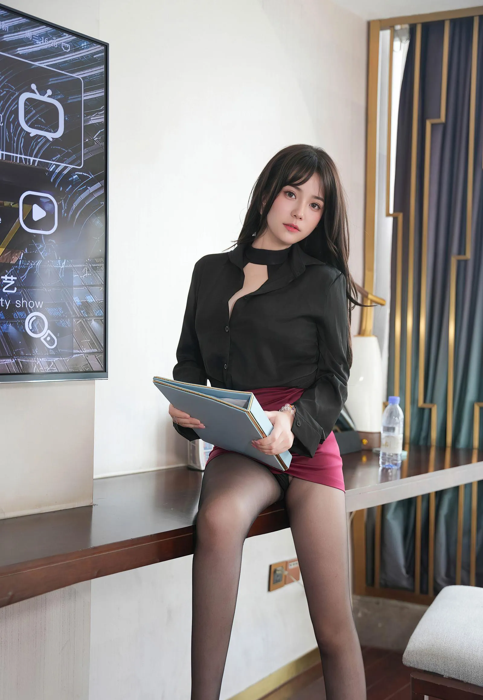 软情 2025.7.9 No.10527 【XIUREN秀人网】 P.12