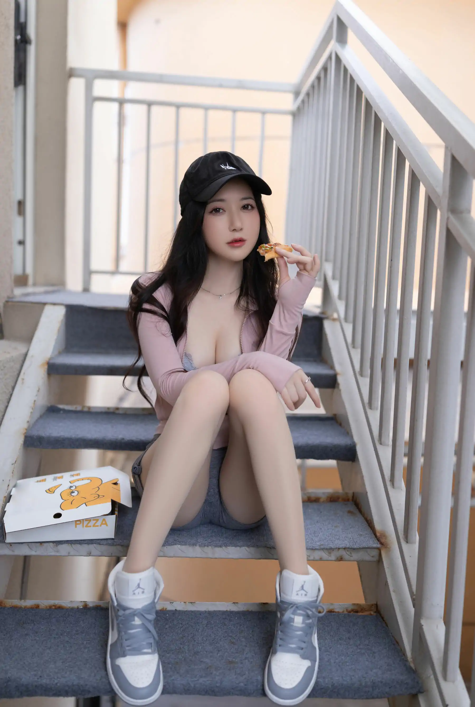 披萨pizza(120P) 鱼子酱 P.7