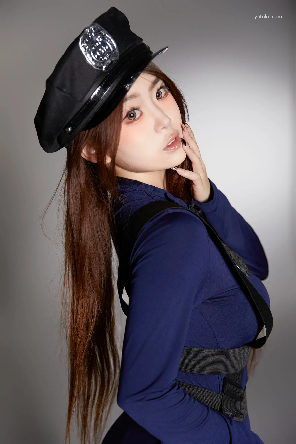 YiTuYu艺图语 CARLEE是77呀 No.8340 (23P) P.1