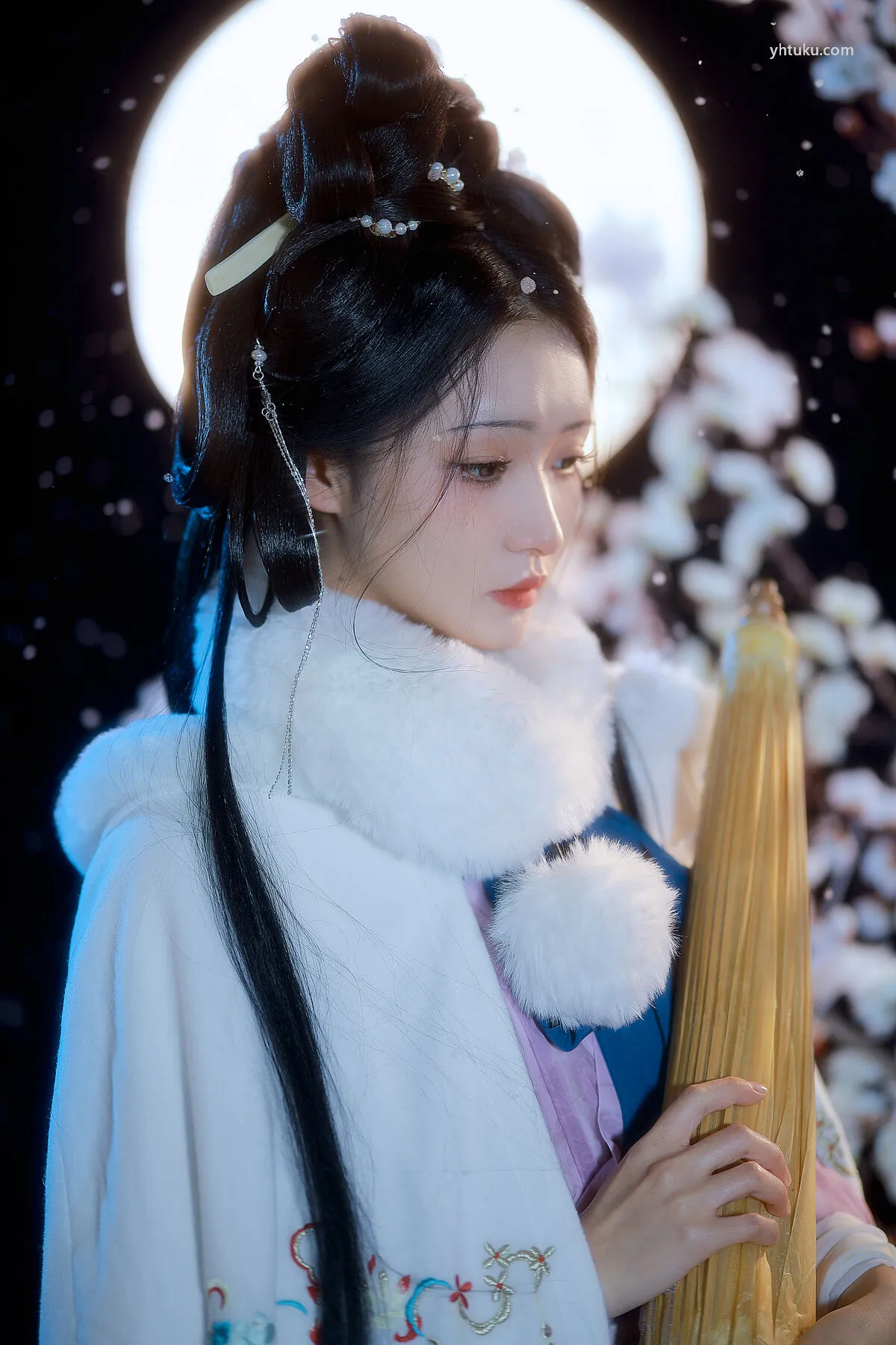 YiTuYu艺图语 No.8338 (23P) 是月月阿 P.2