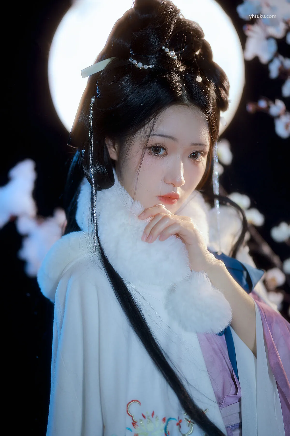 (23P) YiTuYu艺图语 No.8338 是月月阿 P.3
