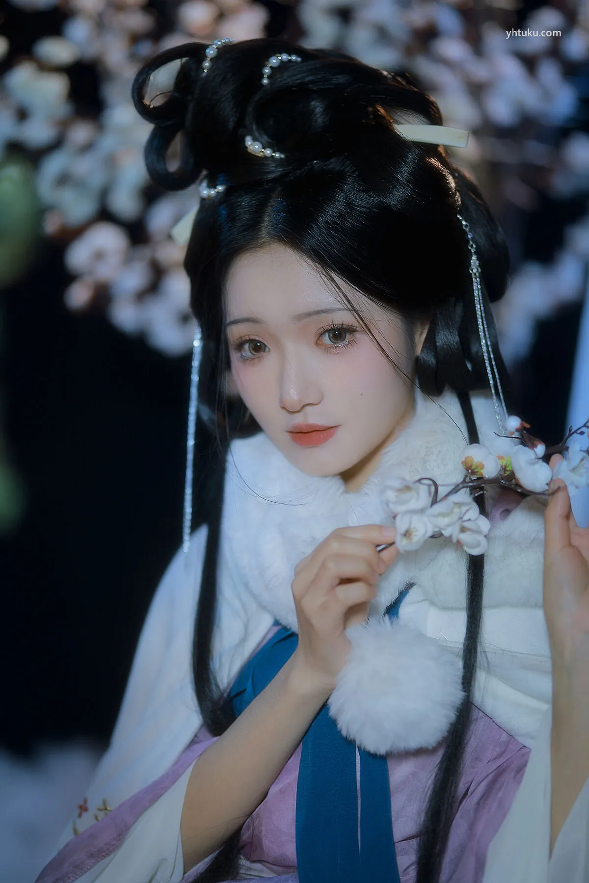 YiTuYu艺图语 No.8338 (23P) 是月月阿 P.2