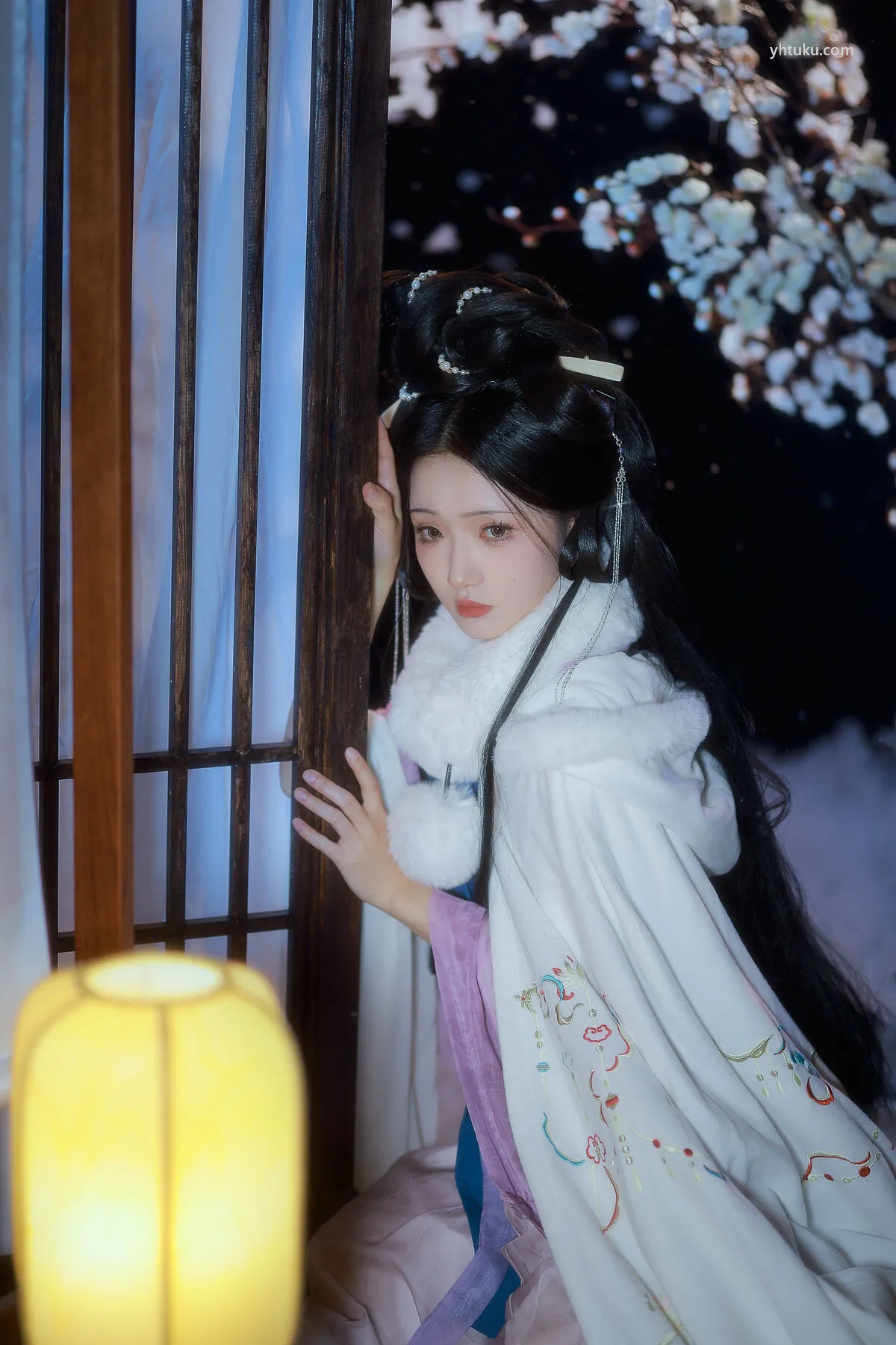 YiTuYu艺图语 No.8338 (23P) 是月月阿 P.2