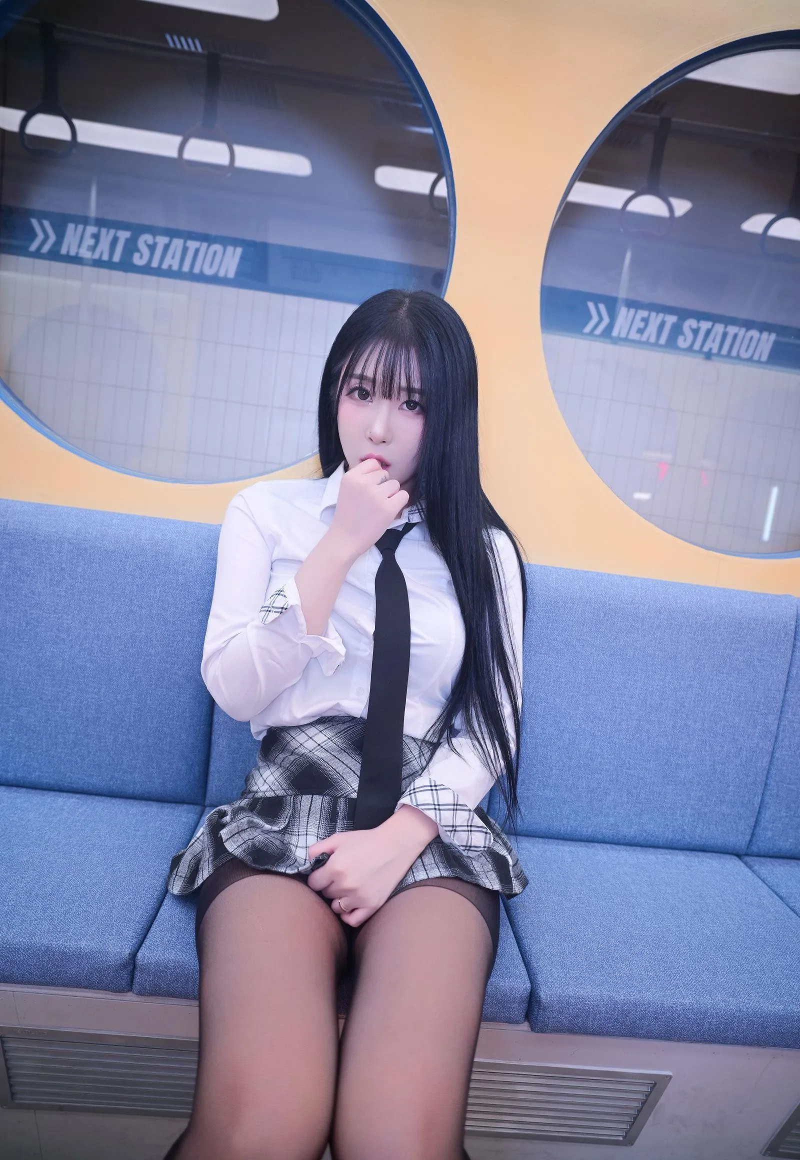 The In Subway Schoolgirl No.111 【Bomi】 P.9