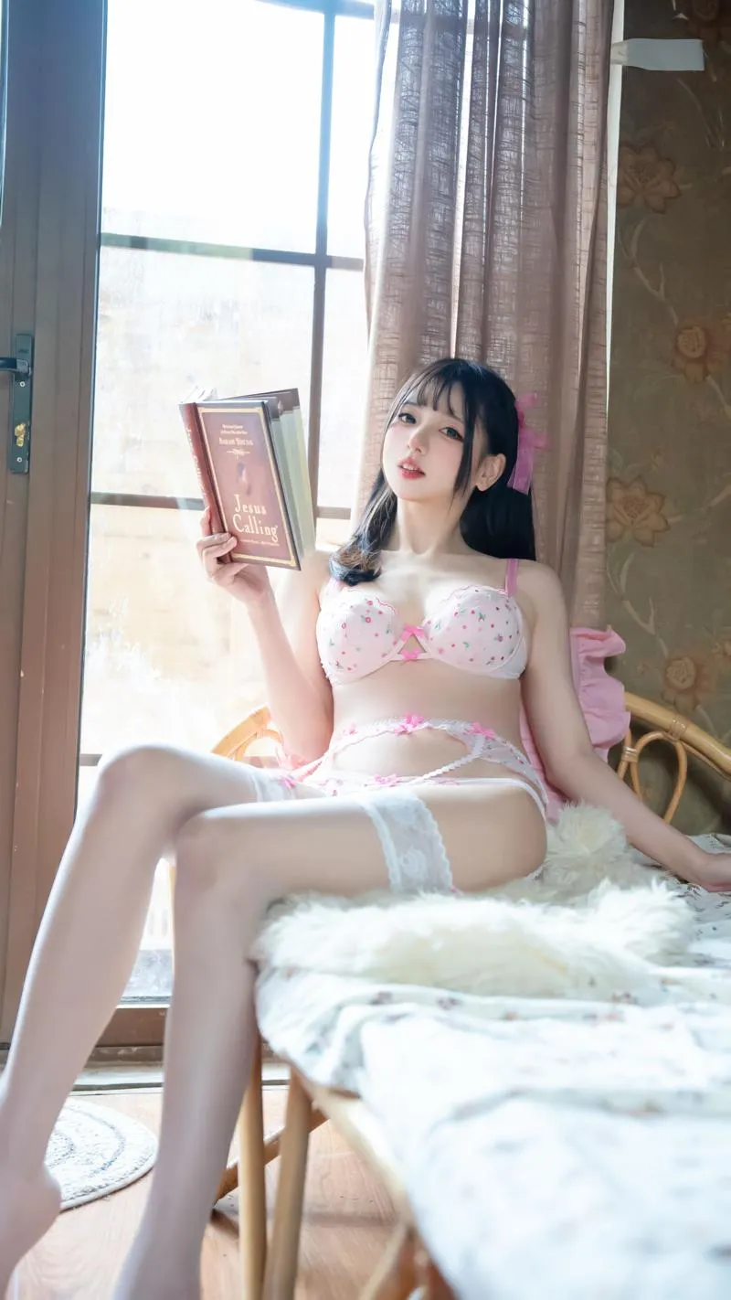【Cosplay】 Kyokyo沉迷汉堡王(陆卿卿) 法式私房 P.3