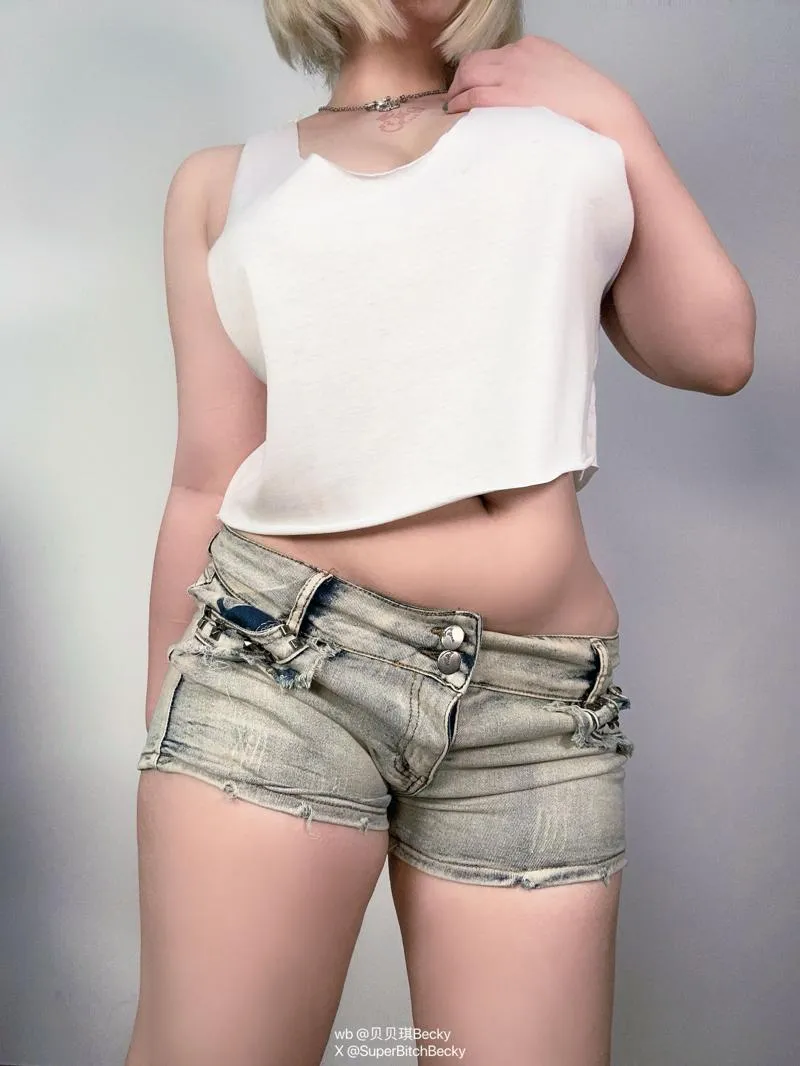 贝贝琪Becky 热裤地带 【Cosplay】 P.3