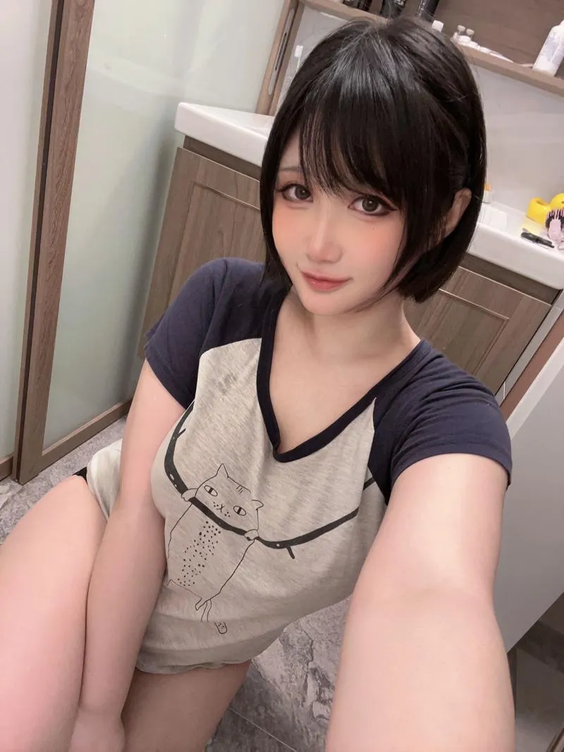 【Cosplay】 贝贝琪Becky 热裤地带 P.1