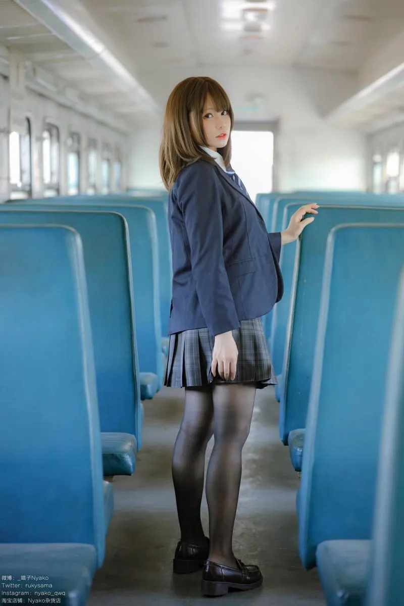 【Cosplay】 Nyako喵子 痴・女子校生2 火车jk P.15