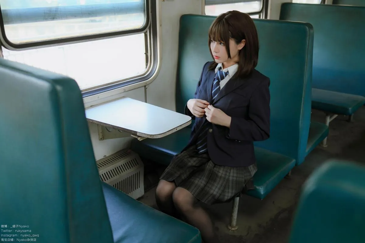 Nyako喵子 火车jk 痴・女子校生2 【Cosplay】 P.12
