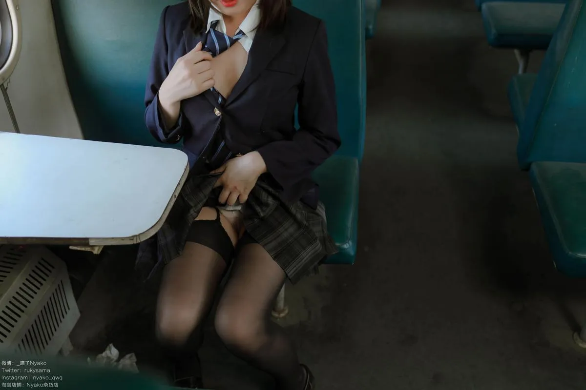 Nyako喵子 痴・女子校生2 【Cosplay】 火车jk P.13