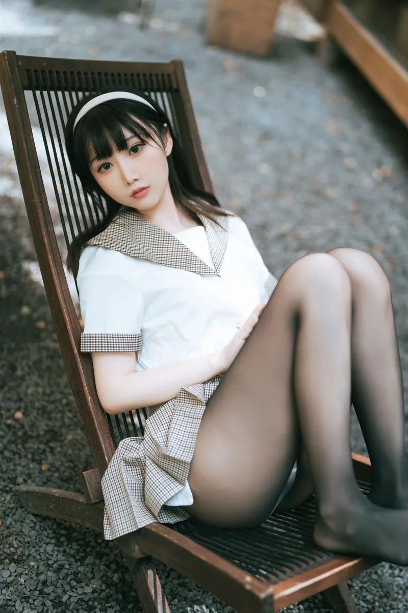 面饼仙儿 黑丝露营JK 【Cosplay】 P.3