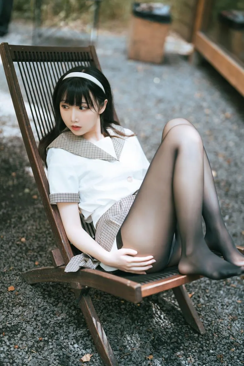 面饼仙儿 黑丝露营JK 【Cosplay】 P.3