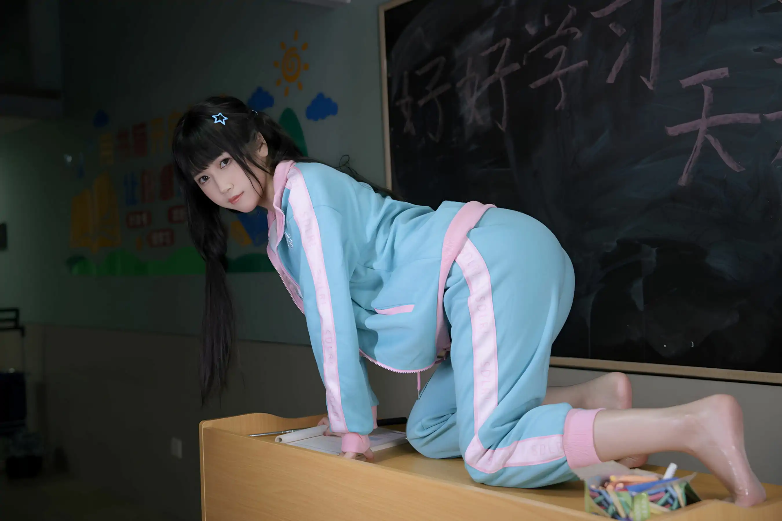 微博人气Coser不呆猫 涂油教室实习生(76P) cosplayer写真 P.14