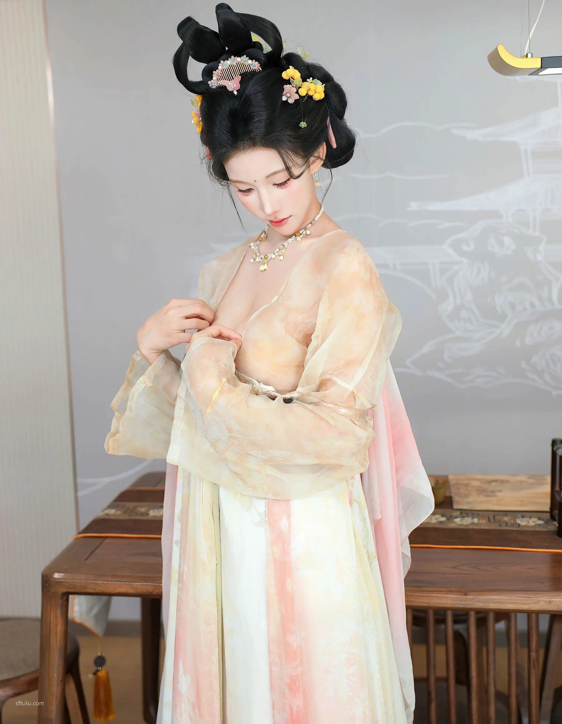 No.10645 2025.8.13 【XIUREN秀人网】 梨霜儿 P.5