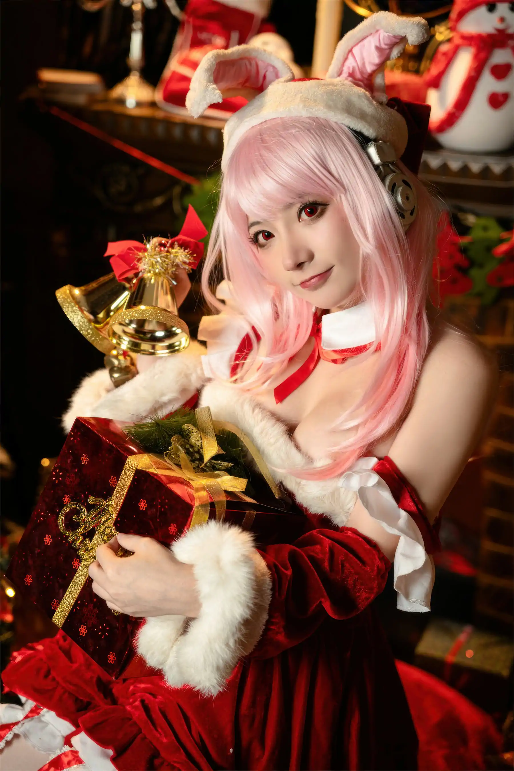 是三不是世w 索尼子 圣诞(44P) cosplayer写真 P.8