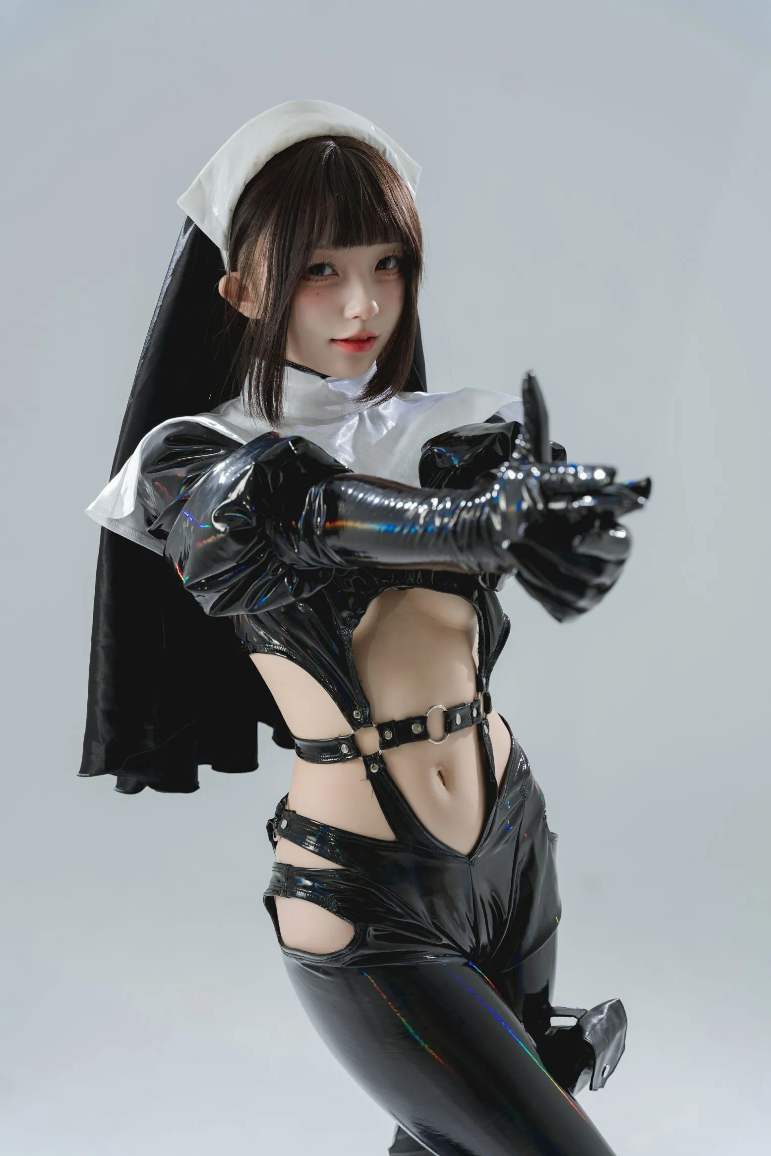 花铃 cosplayer写真 漆皮修女 P.4