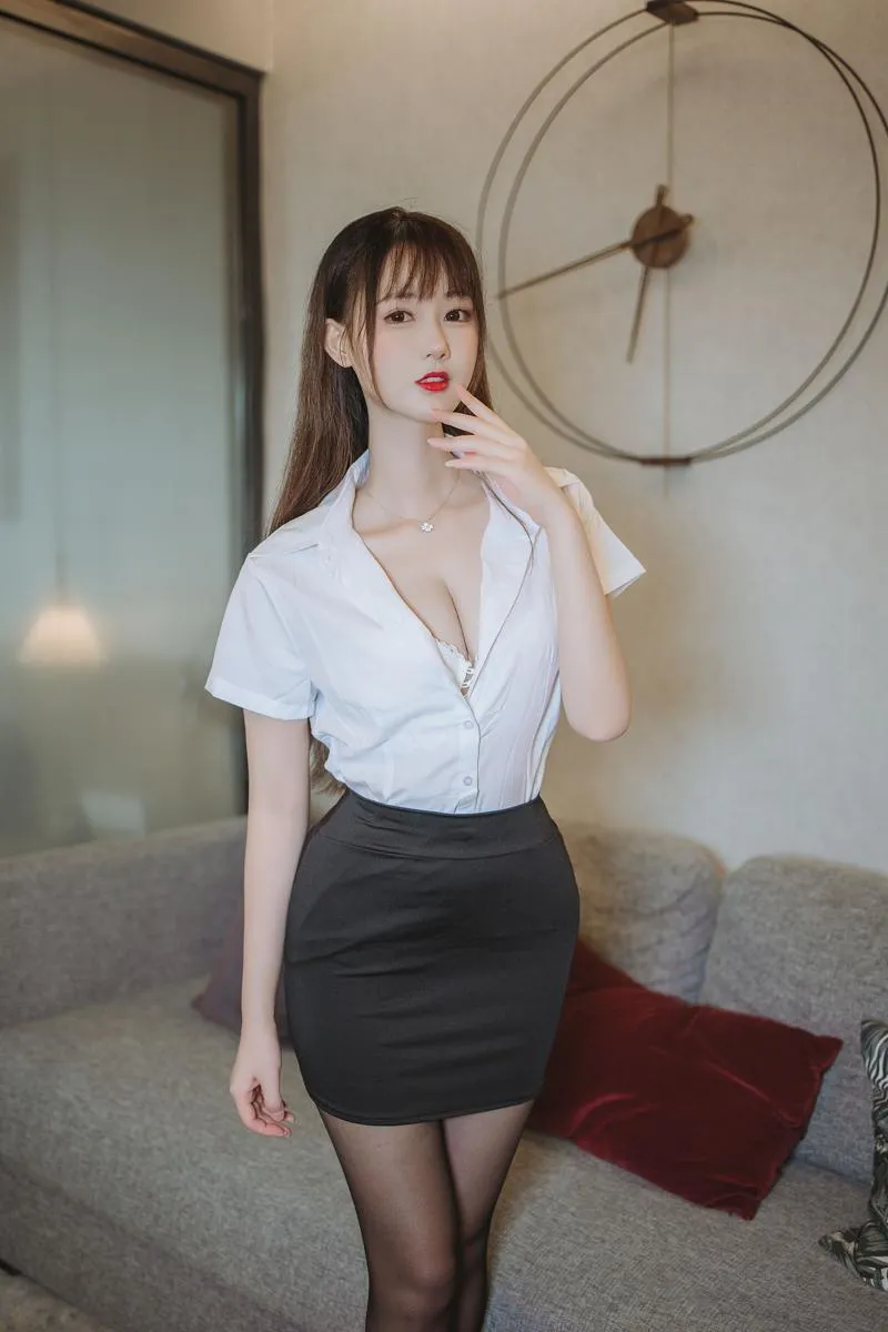 【Cosplay】 黑丝包臀OL 羽生三未 P.5