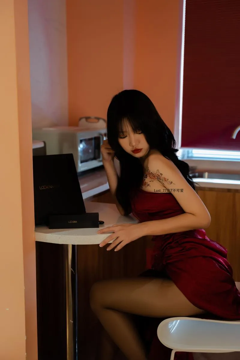 柒柒要乖哦 迷情姐姐 【Cosplay】 P.2
