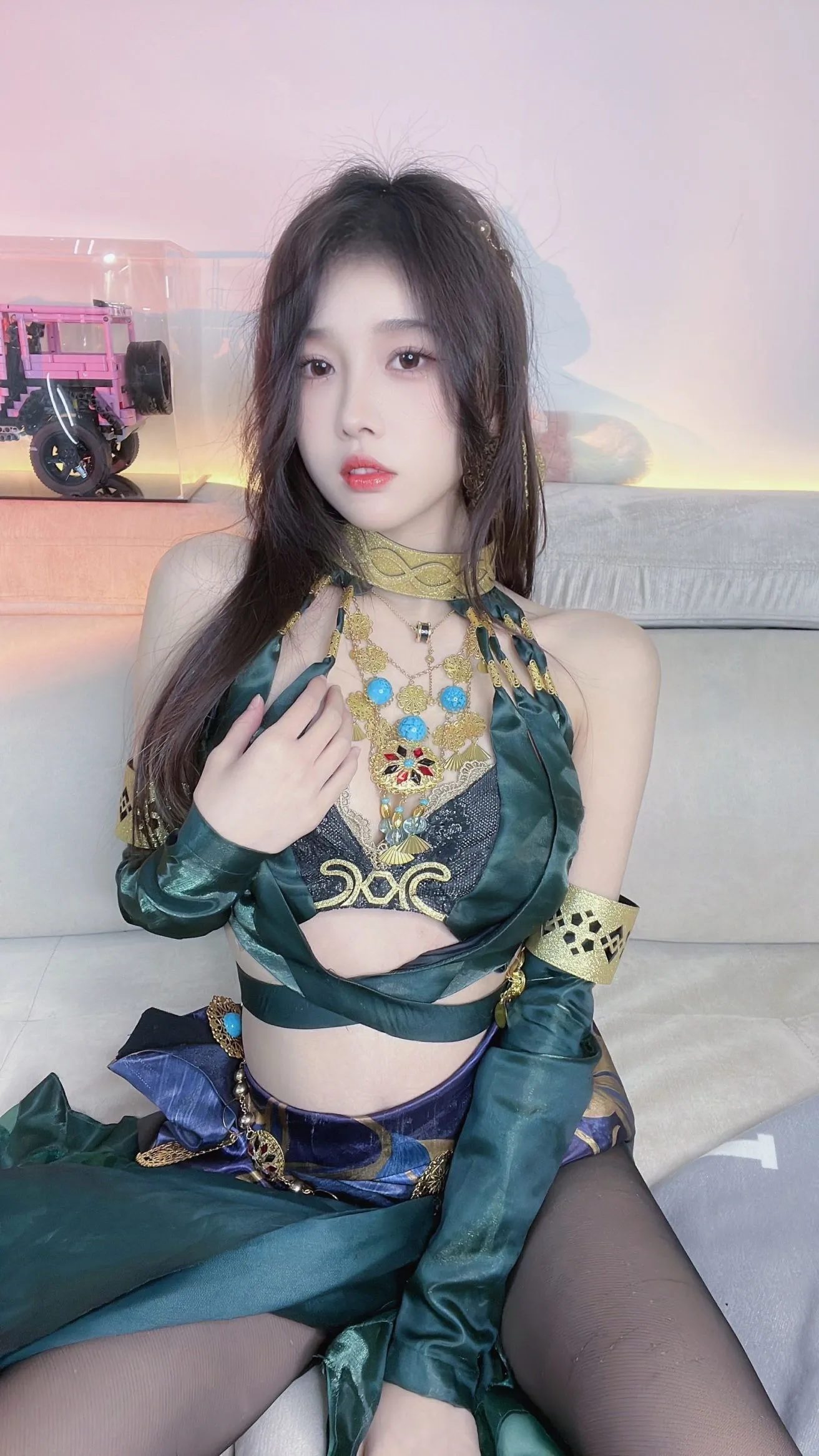 迦南 / cosplayer写真 纯欲吊带 小奶瓶儿 P.2