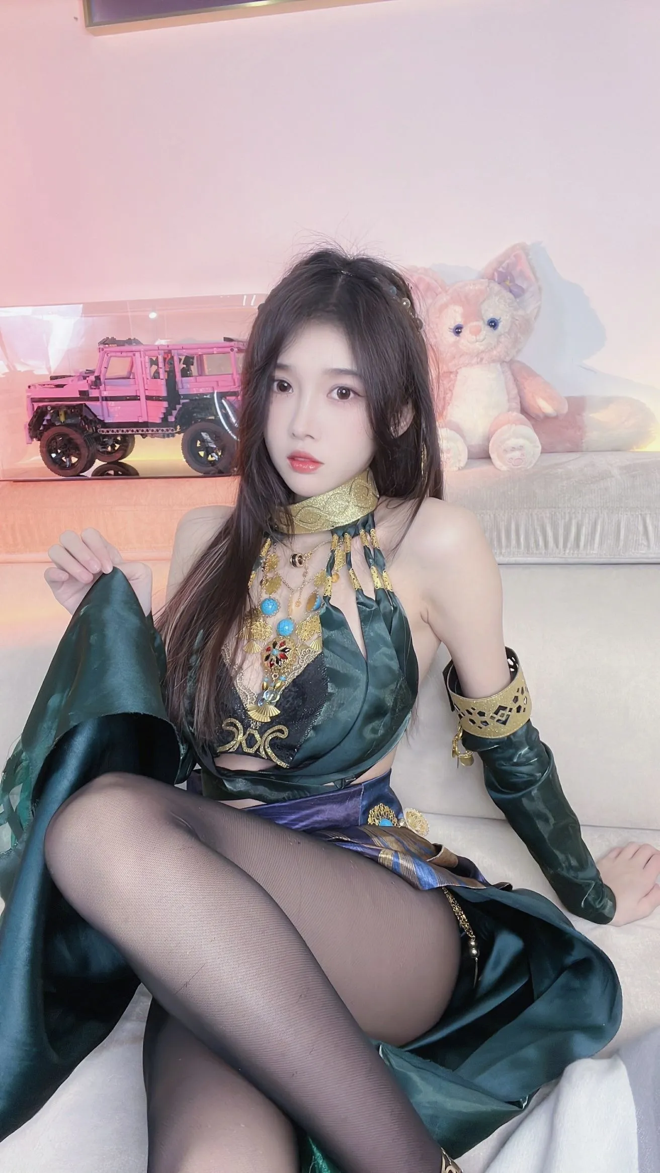 迦南 小奶瓶儿 / 纯欲吊带 cosplayer写真 P.3