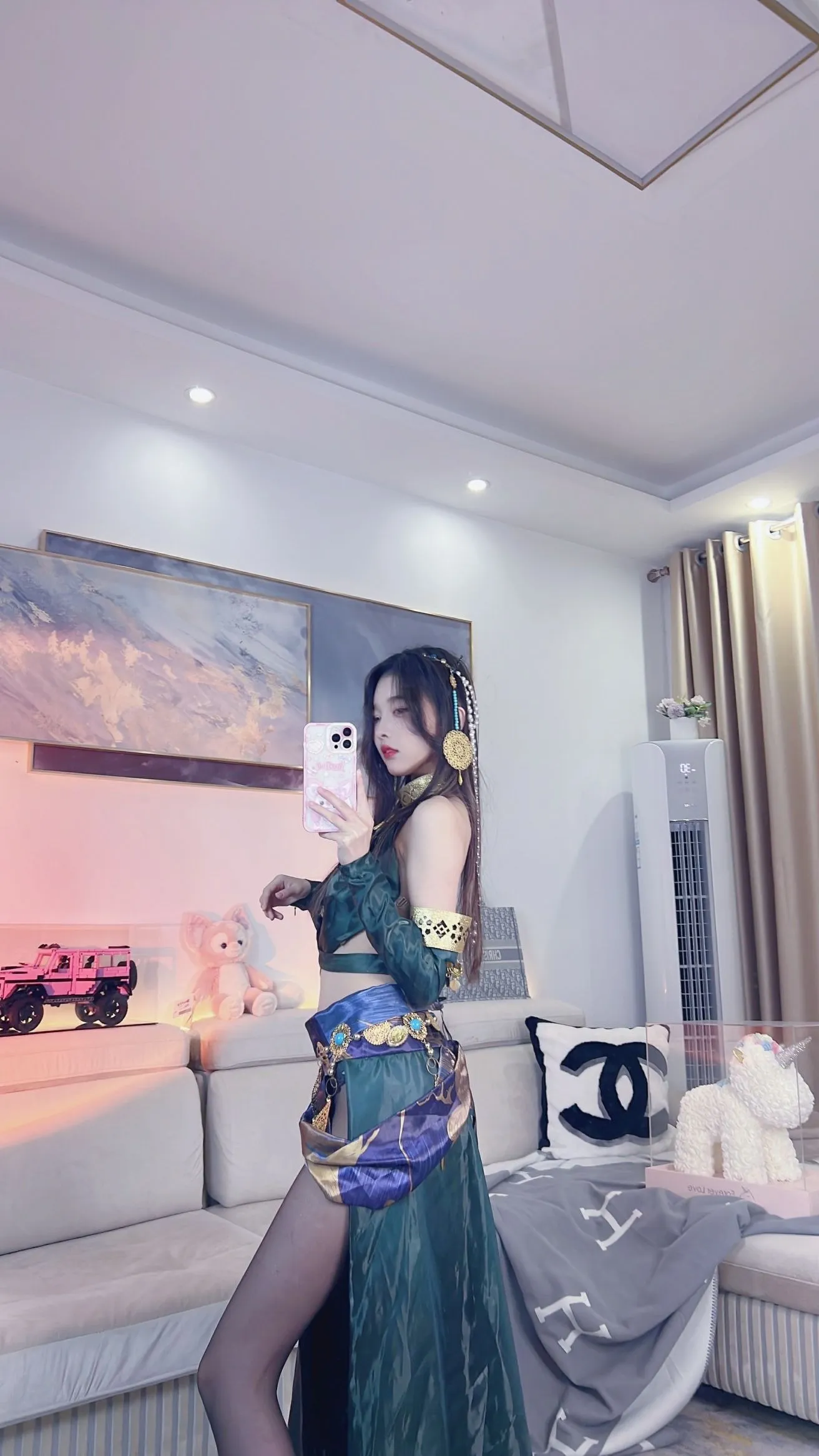 迦南 小奶瓶儿 / 纯欲吊带 cosplayer写真 P.4