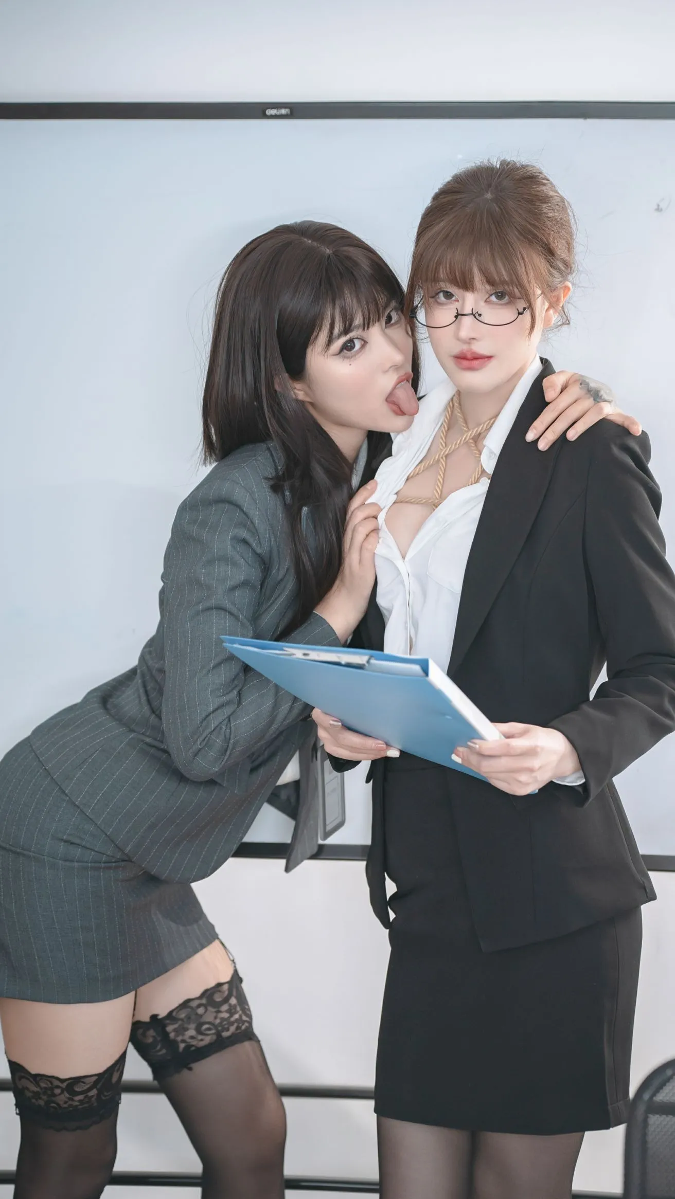 女上司和女下属 cosplayer写真 鹿八岁baby P.10