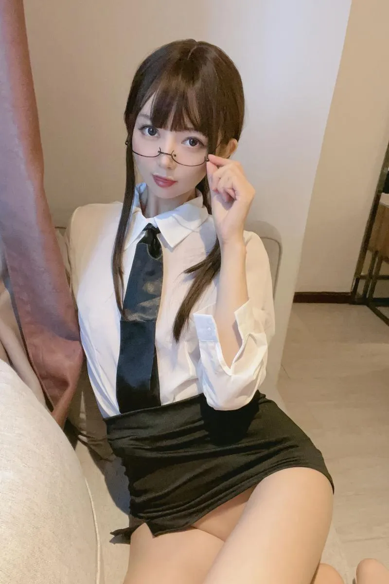 51酱 【Cosplay】 真空无内肉丝 P.4
