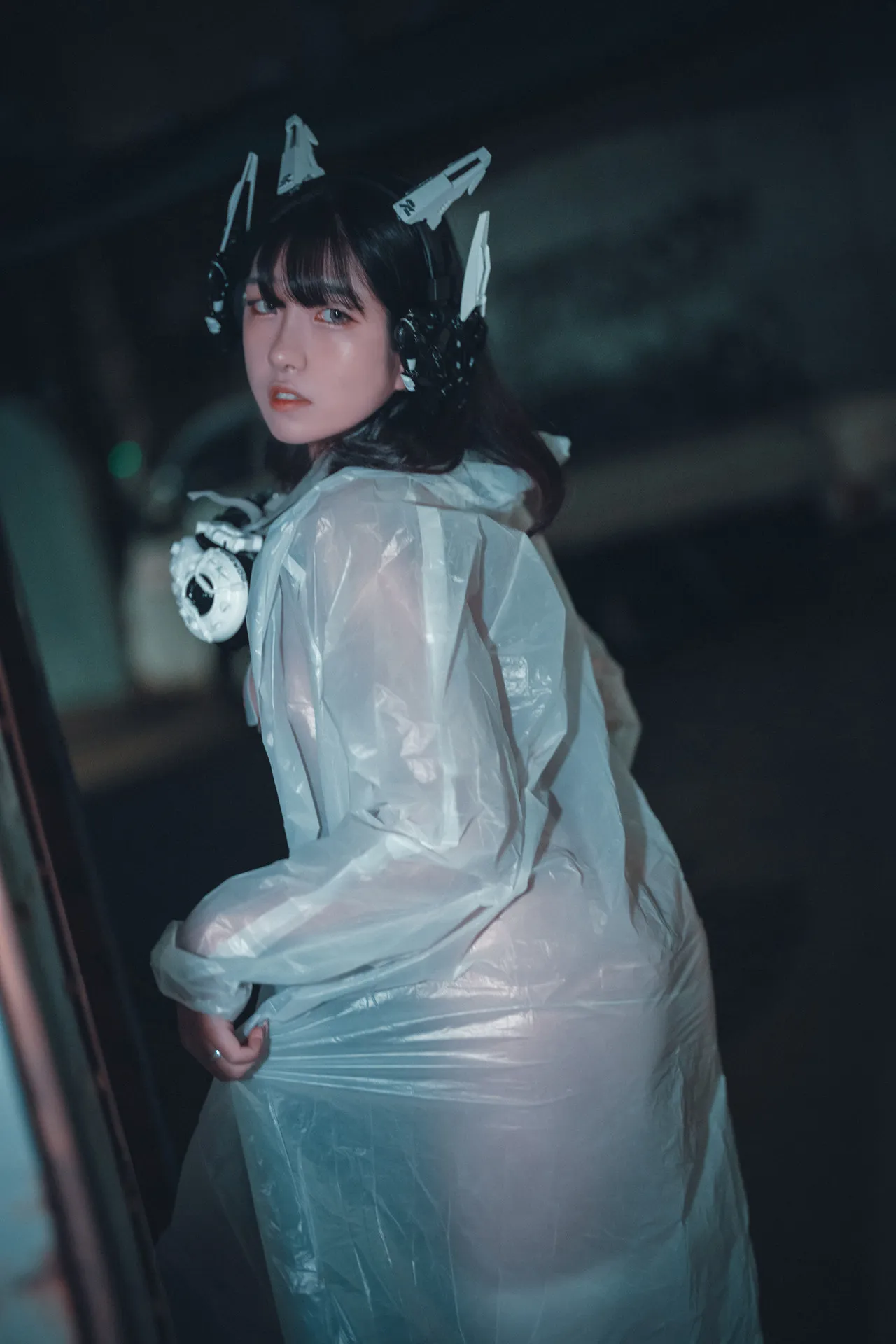 韩国写真 Masked Sonson 大佳玩 DJAWA in raincoat Set.2 girl P.3