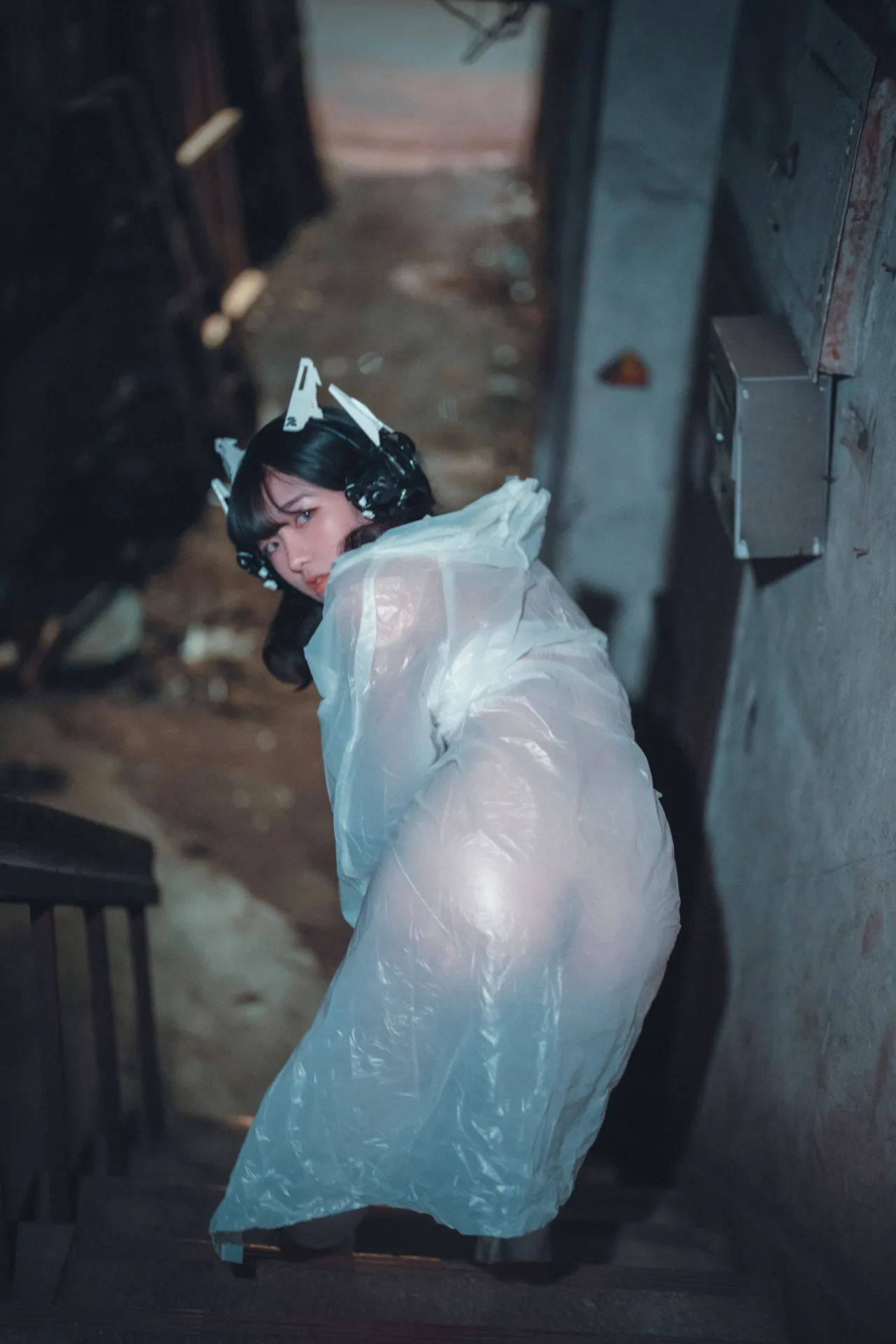 韩国写真 Masked Sonson 大佳玩 DJAWA in raincoat Set.2 girl P.3
