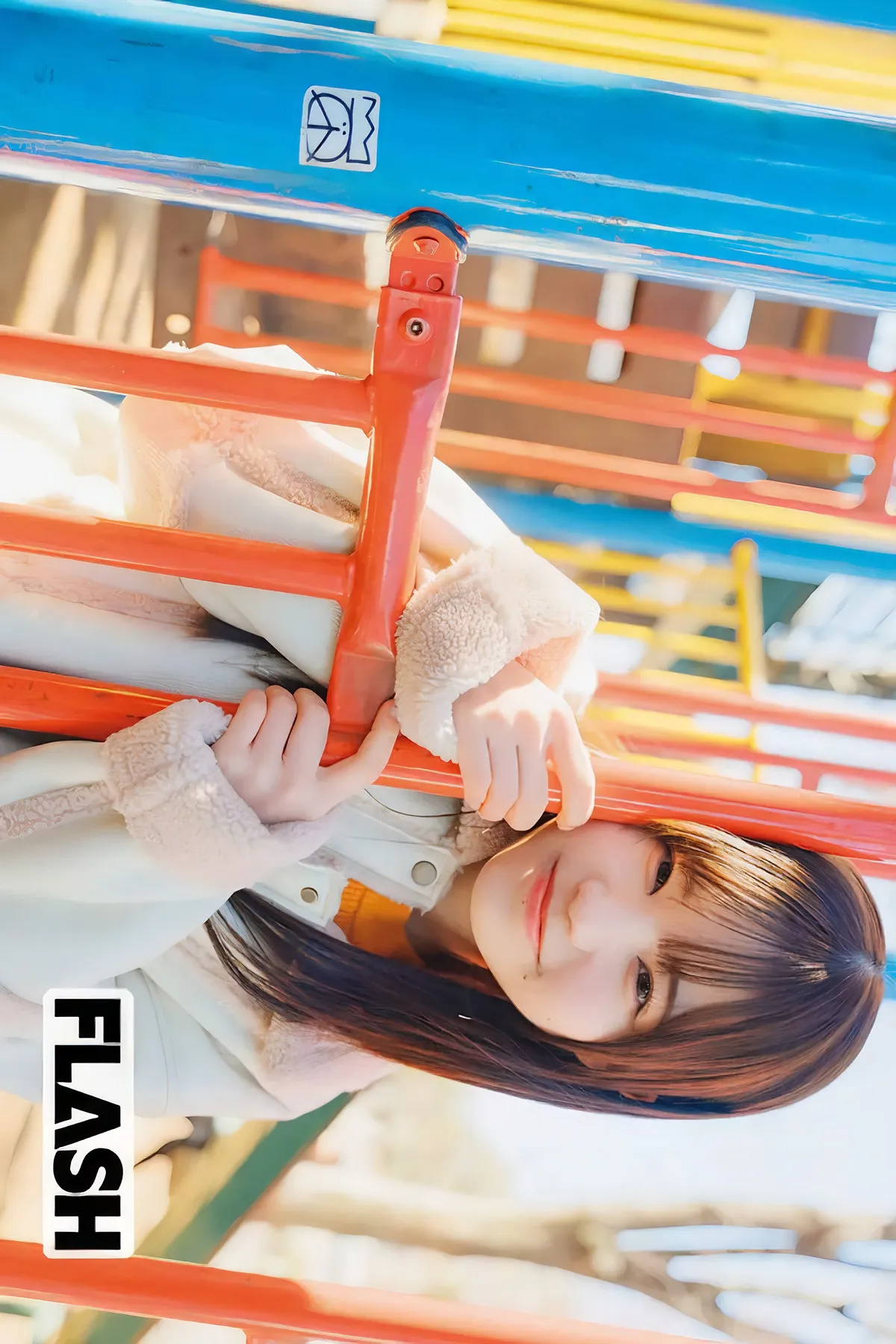 Momo 上西萌々, 2025.4.8 FLASH ( Uenishi 2025年4月8日号) 日本写真 P.6