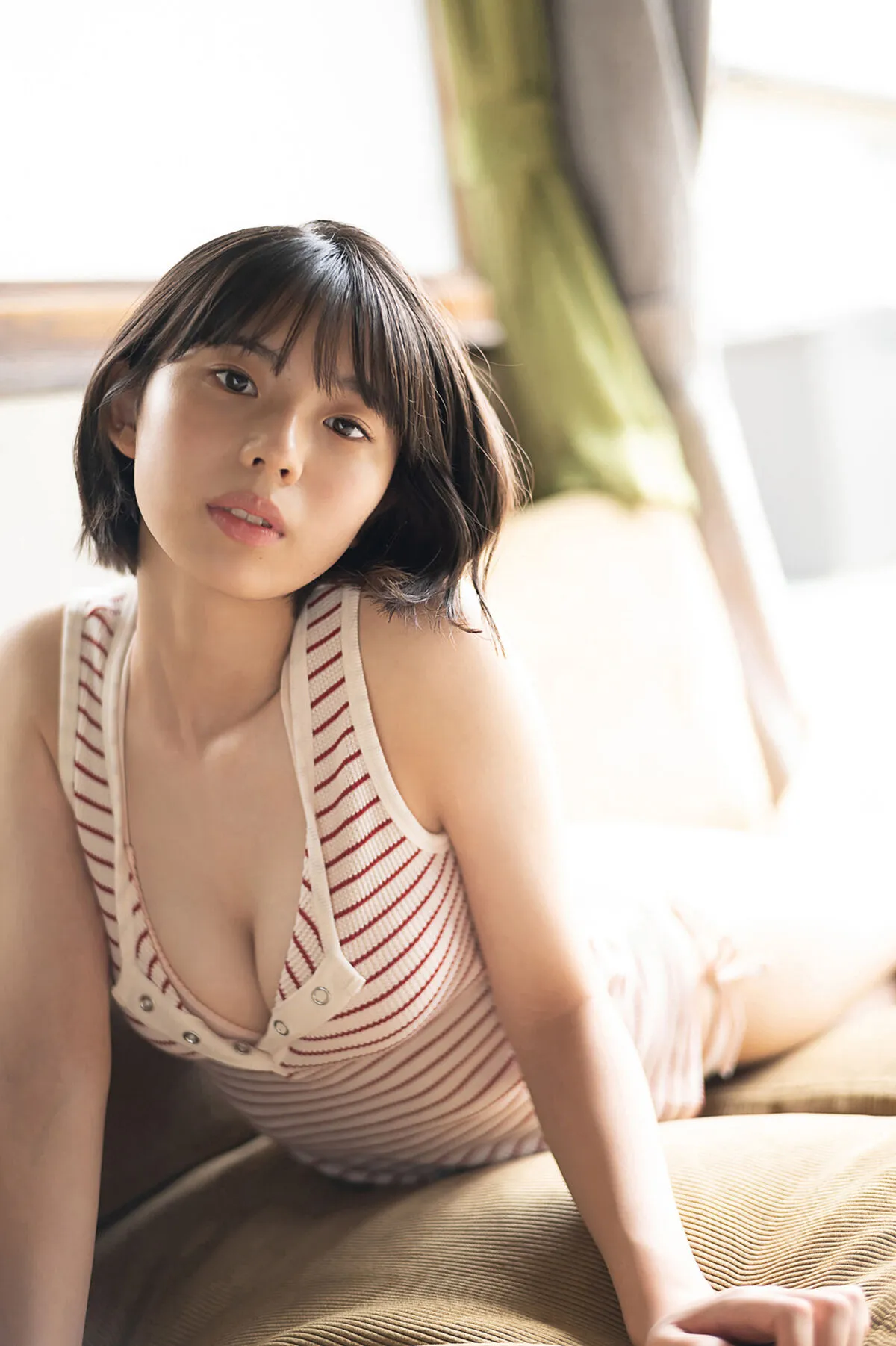 (35P) っす Kikuchi 菊地 YM2020年46号未公开 日本写真 写真集 Hina P.3