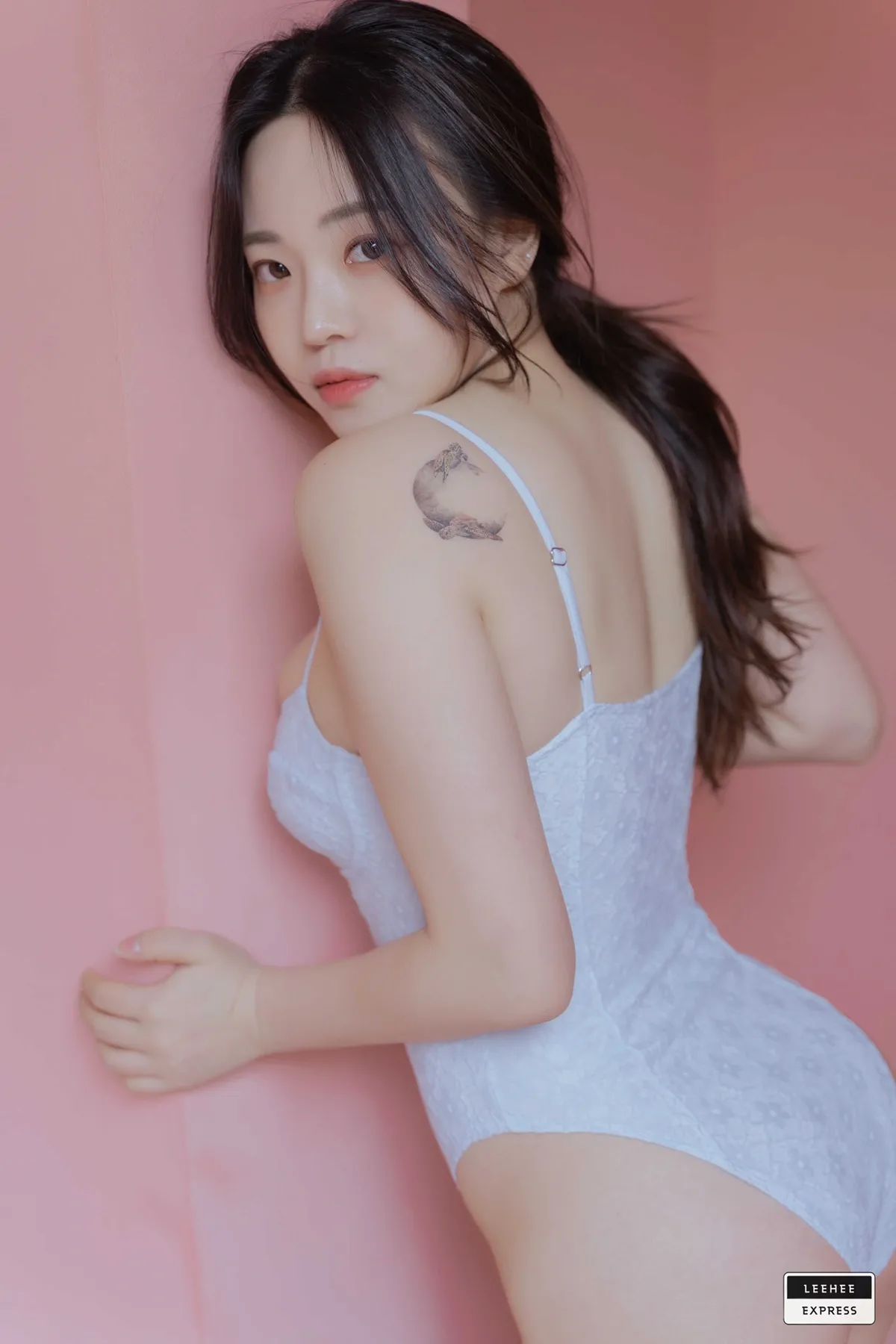 180 Sunny EXPRESS LEDG LEEHEE , 韩国写真 P.1