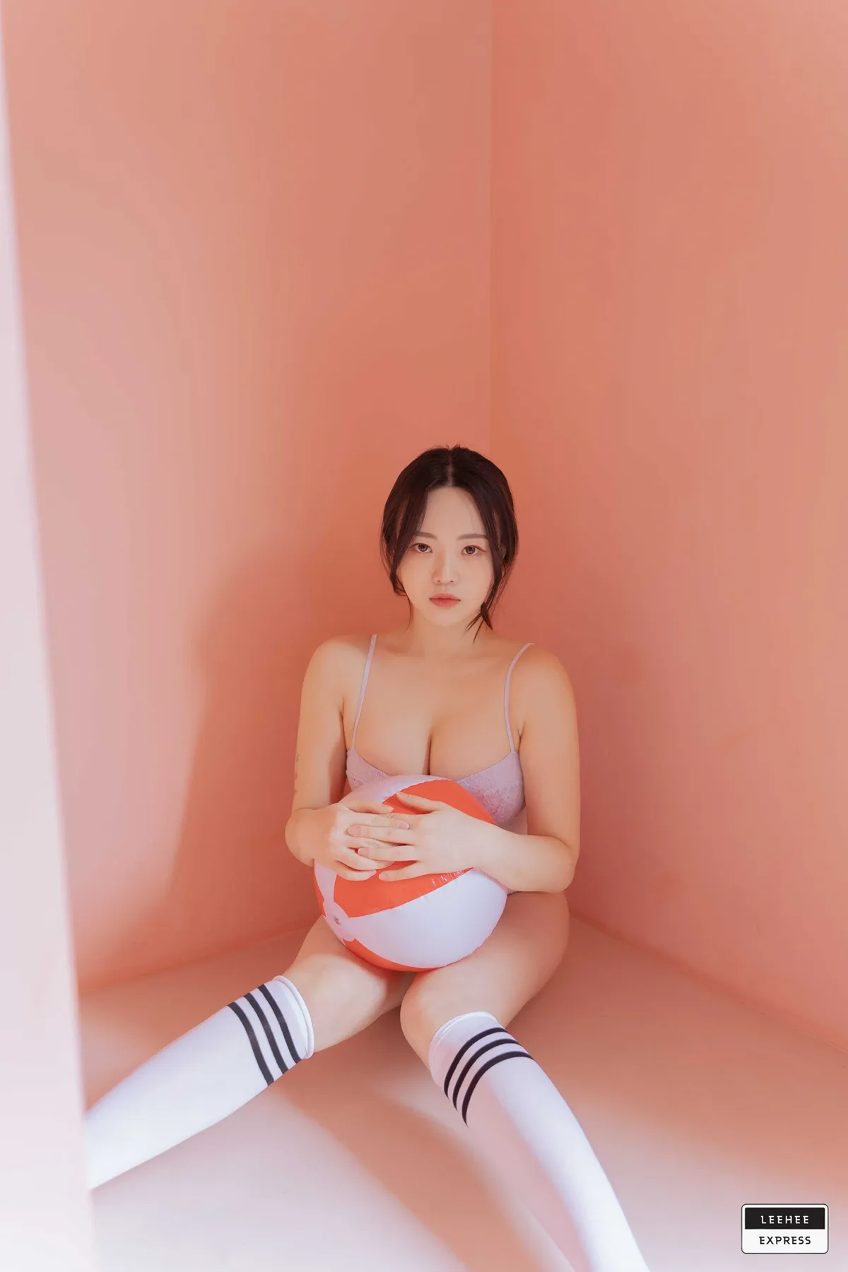 180 韩国写真 LEEHEE , Sunny LEDG EXPRESS P.14