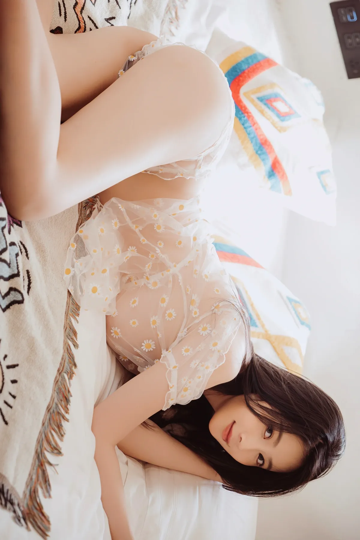雏菊 年年Nnian, 写真集 P.2