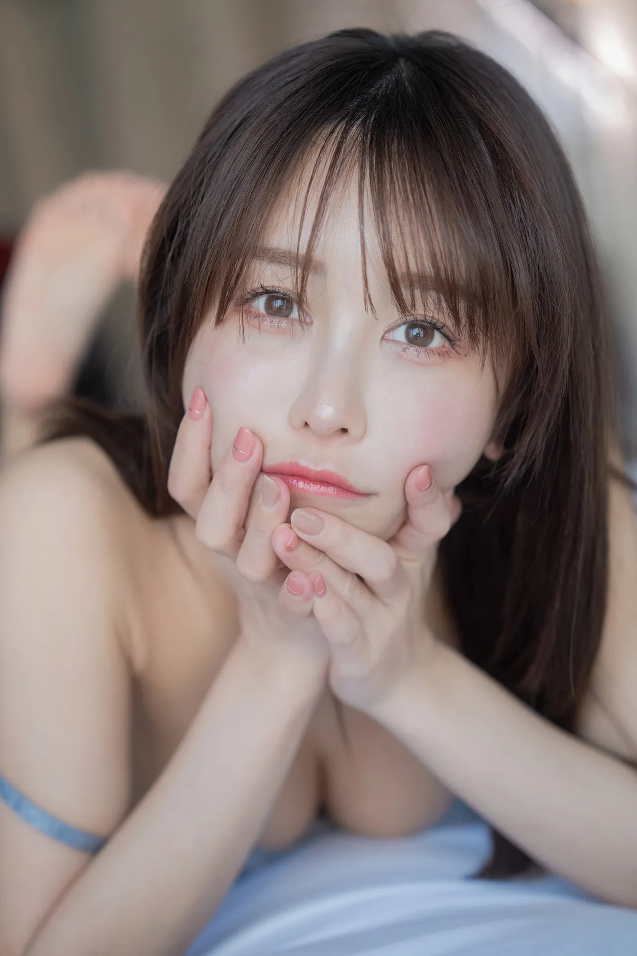 See いくみ, Through 日本写真 Lingerie Ikumi 写真集 P.2
