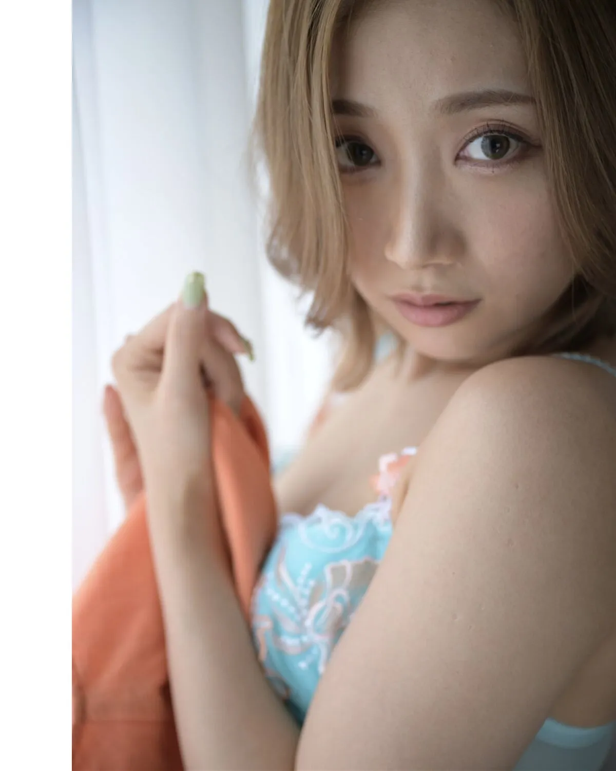 周刊现代写真集 Kami 邻の部屋の美脚お姊さん Anna 加美杏奈 (66P) 日本写真 P.5