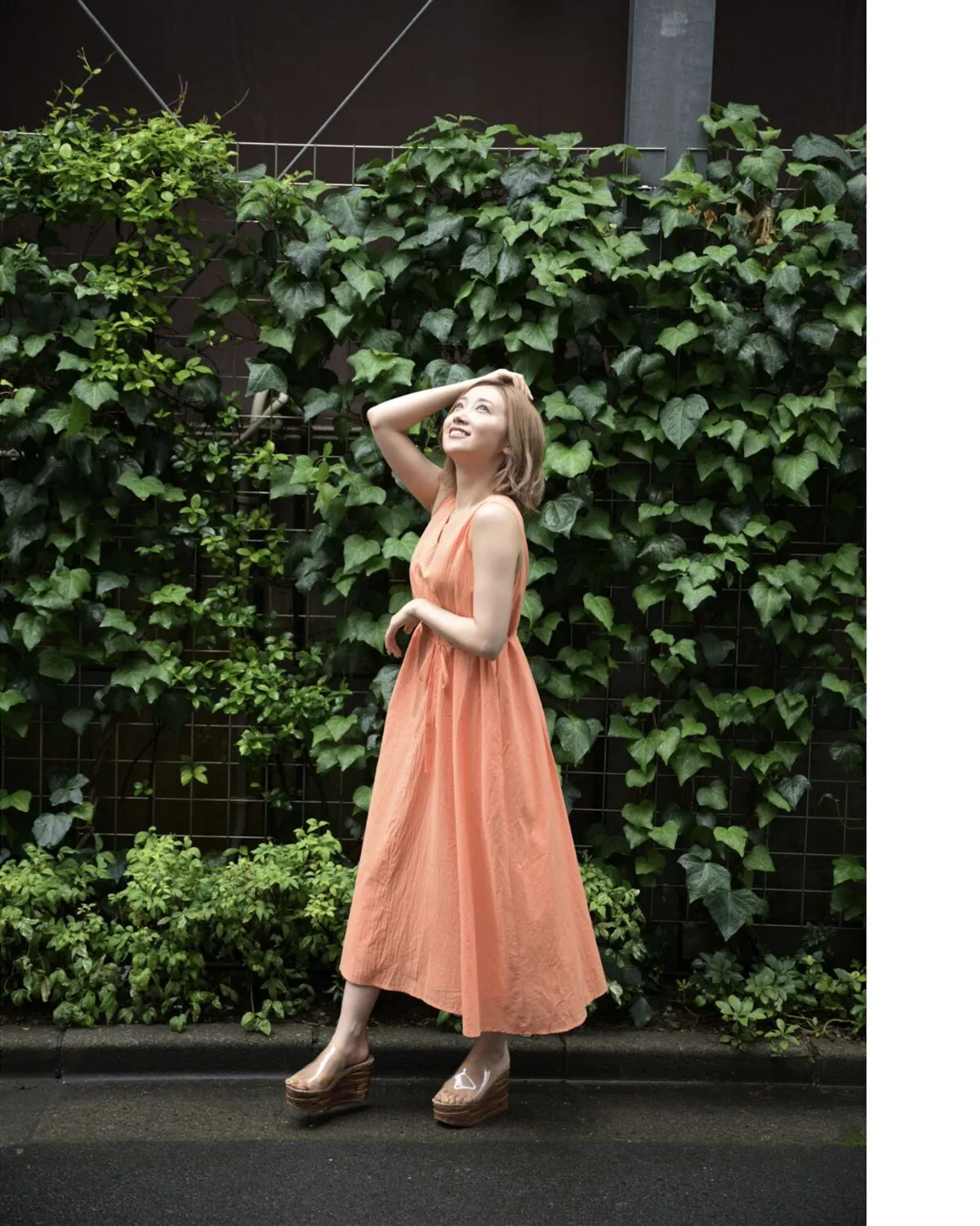 Kami (66P) 日本写真 Anna 邻の部屋の美脚お姊さん 周刊现代写真集 加美杏奈 P.4