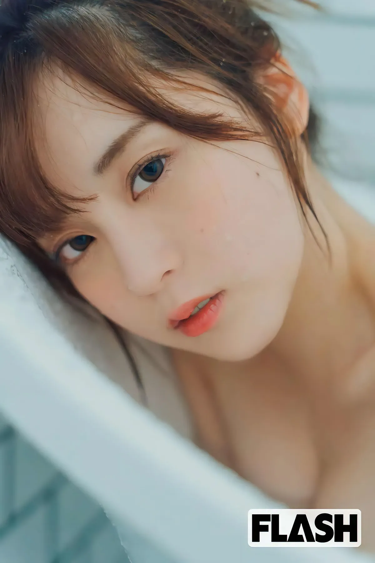 FLASH 2025.4.15 2025年4月15日号) ( Nakagawa Kokoro 中川心, 日本写真 P.3