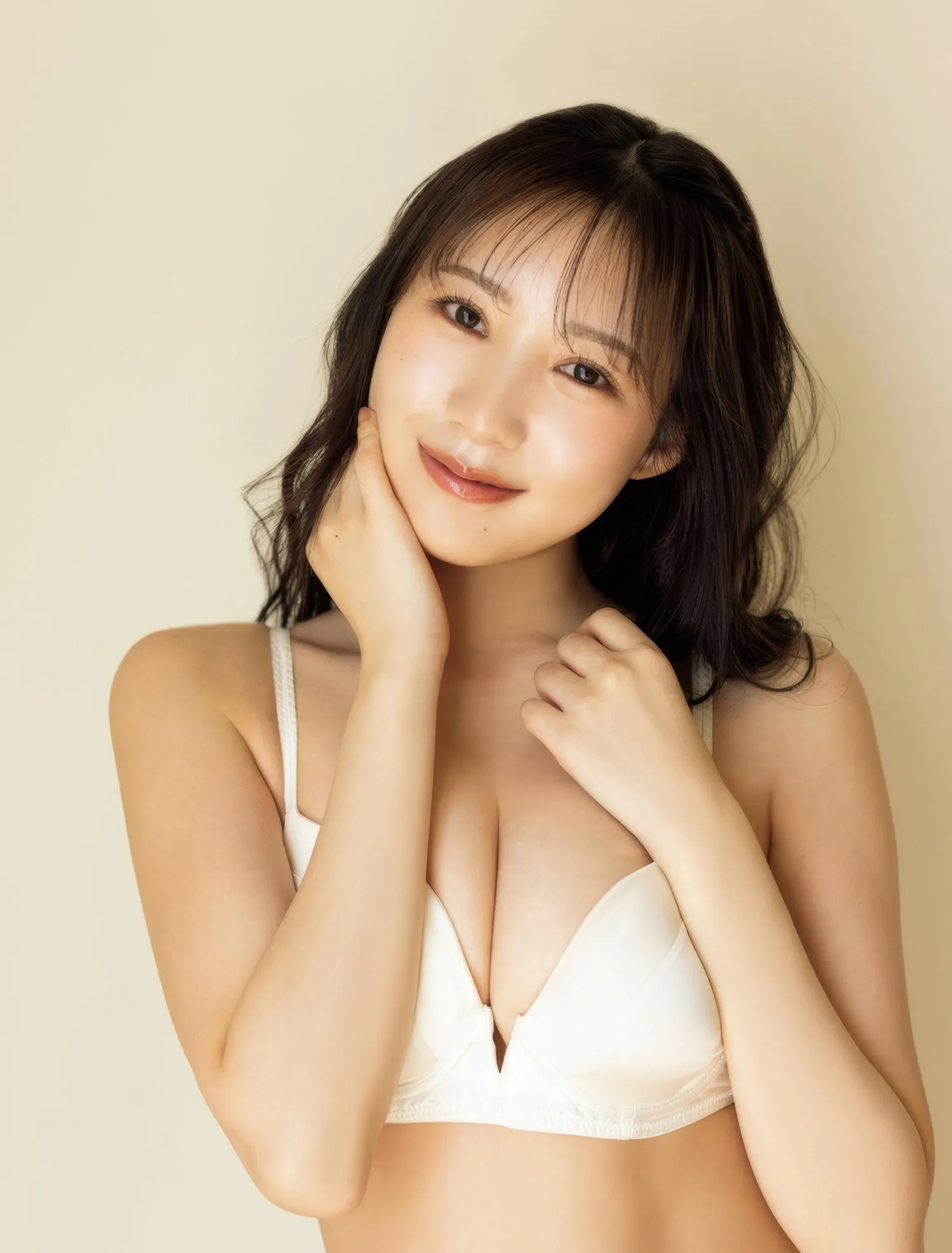 ( Yokono Sumire 日本写真 2025年4月15日号) 横野すみれ, FLASH 2025.4.15 P.1