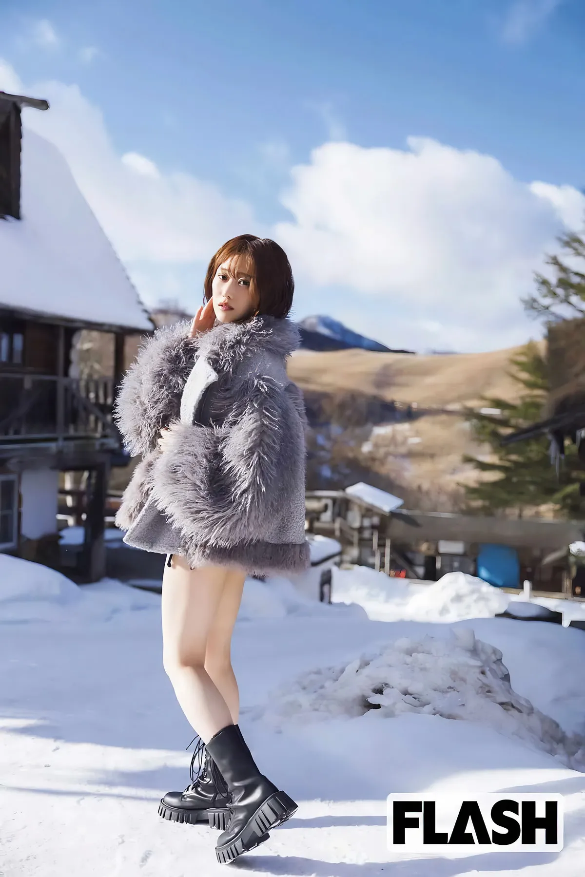 2025.4.15 ゆゆ, Chitose ( FLASH 日本写真 Yoshino ちとせよしの, YUYU 2025年4月15日号) P.1
