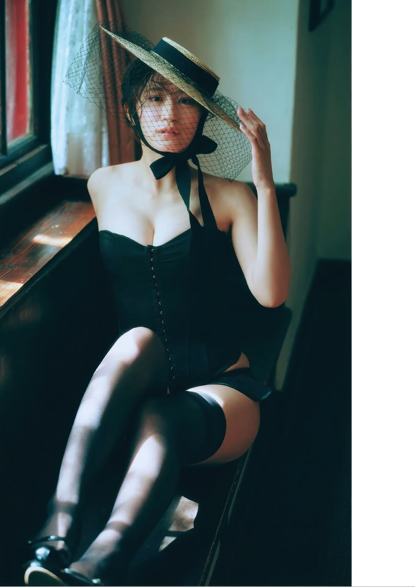 上西怜, (周刊 Weekly No.41 2025 Rei Jonishi Playboy 2025年41号) P.4